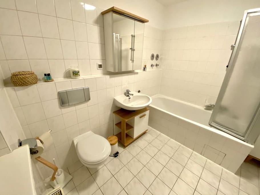 Stilvolle Ferienwohnung Mit Stellplatz Wlan Free Netflix Naehe Bahnhof Zwickau Kültér fotó