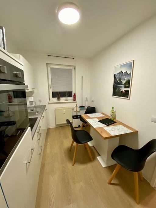 Stilvolle Ferienwohnung Mit Stellplatz Wlan Free Netflix Naehe Bahnhof Zwickau Kültér fotó